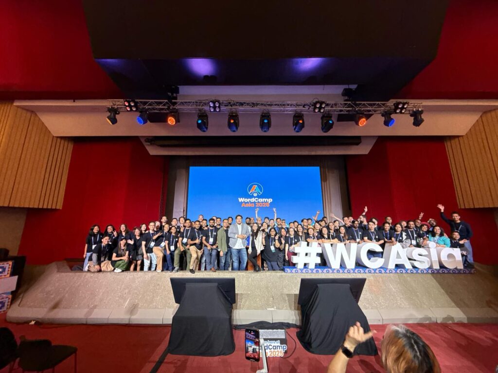 WordCamp Asia 2025 final family photo on the closing remarks of the event.
